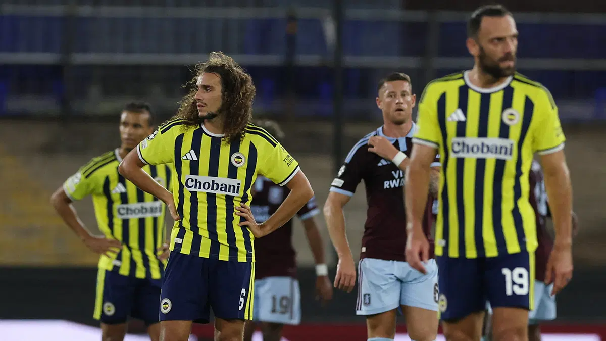 Gazeteler Hezimeti Böyle Gördü: "Fenerbahçe Villa'nın 6'nda Kaldı" | Sporun Manşetleri