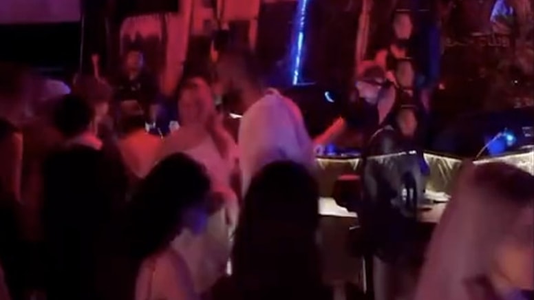 Survivor'daki gizli aşk skandalı belgelendi! Yurt dışında görüntülendiler
