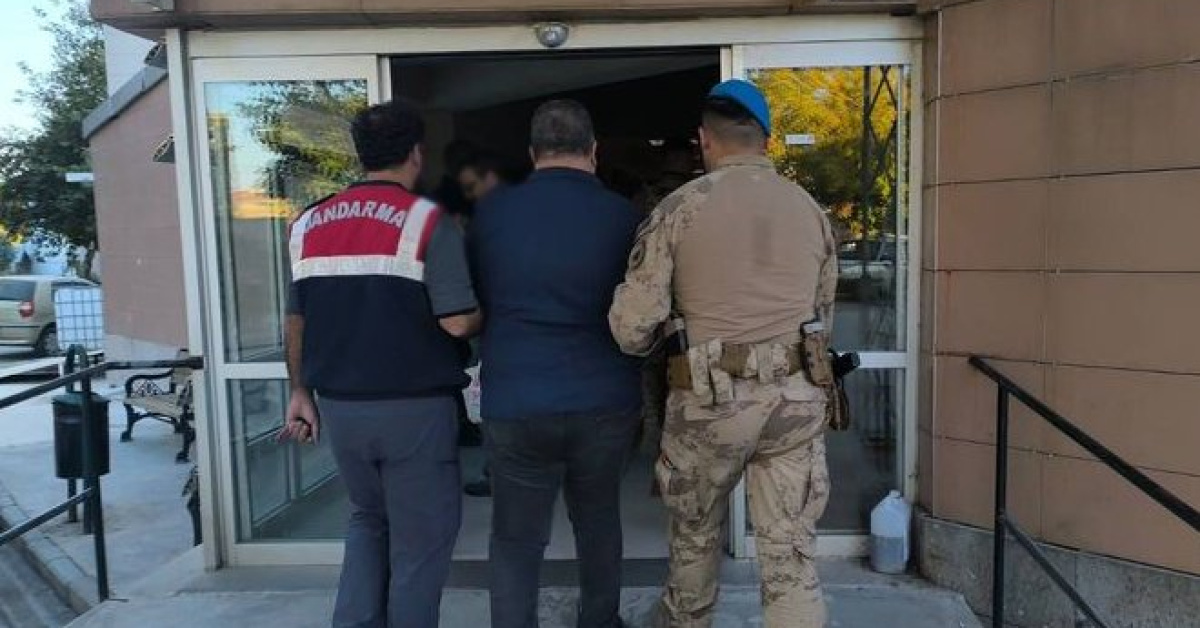 İzmir'de FETÖ şüphelisi yakalandı