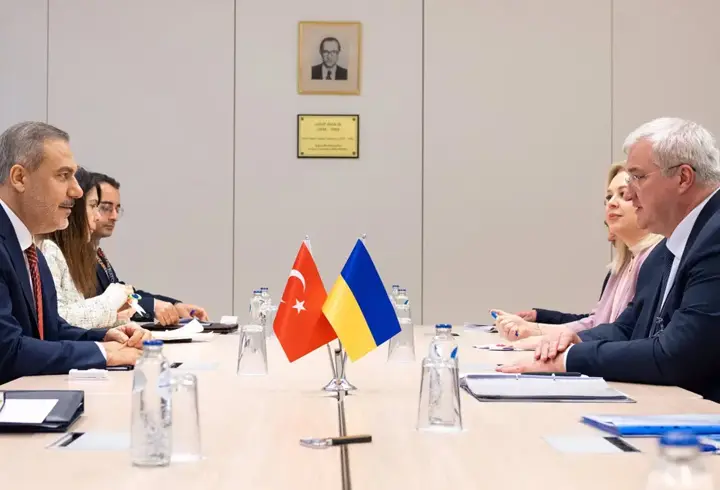 Dışişleri Bakanı Hakan Fidan'dan Brüksel'de diplomasi trafiği