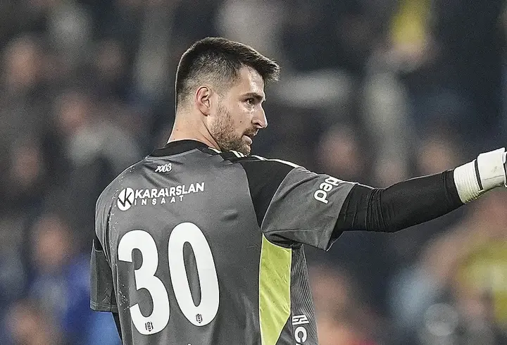 Beşiktaş'ta sözleşmesi soru işareti olan Ersin Destanoğlu ile yollar ayrılabilir