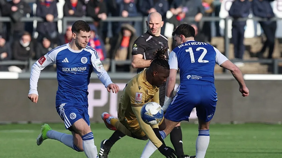 FA Cup’ta masal yazan öğretmen: Sam Heathcote’a okulunda alkışlı karşılama