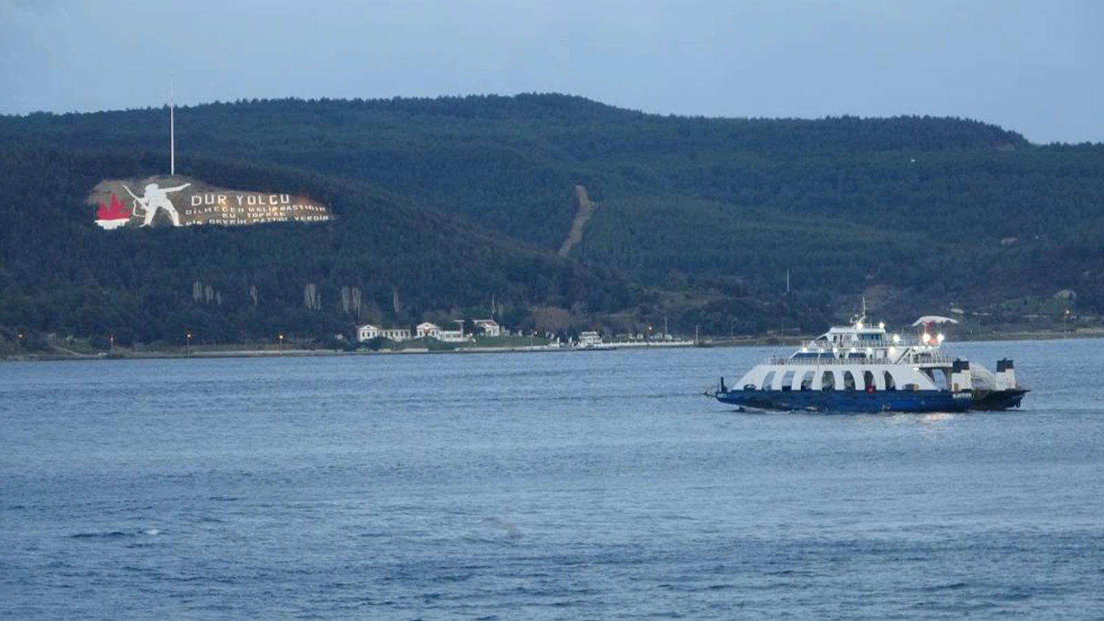Bozcaada ve Gökçeada'ya bazı feribot seferleri iptal edildi