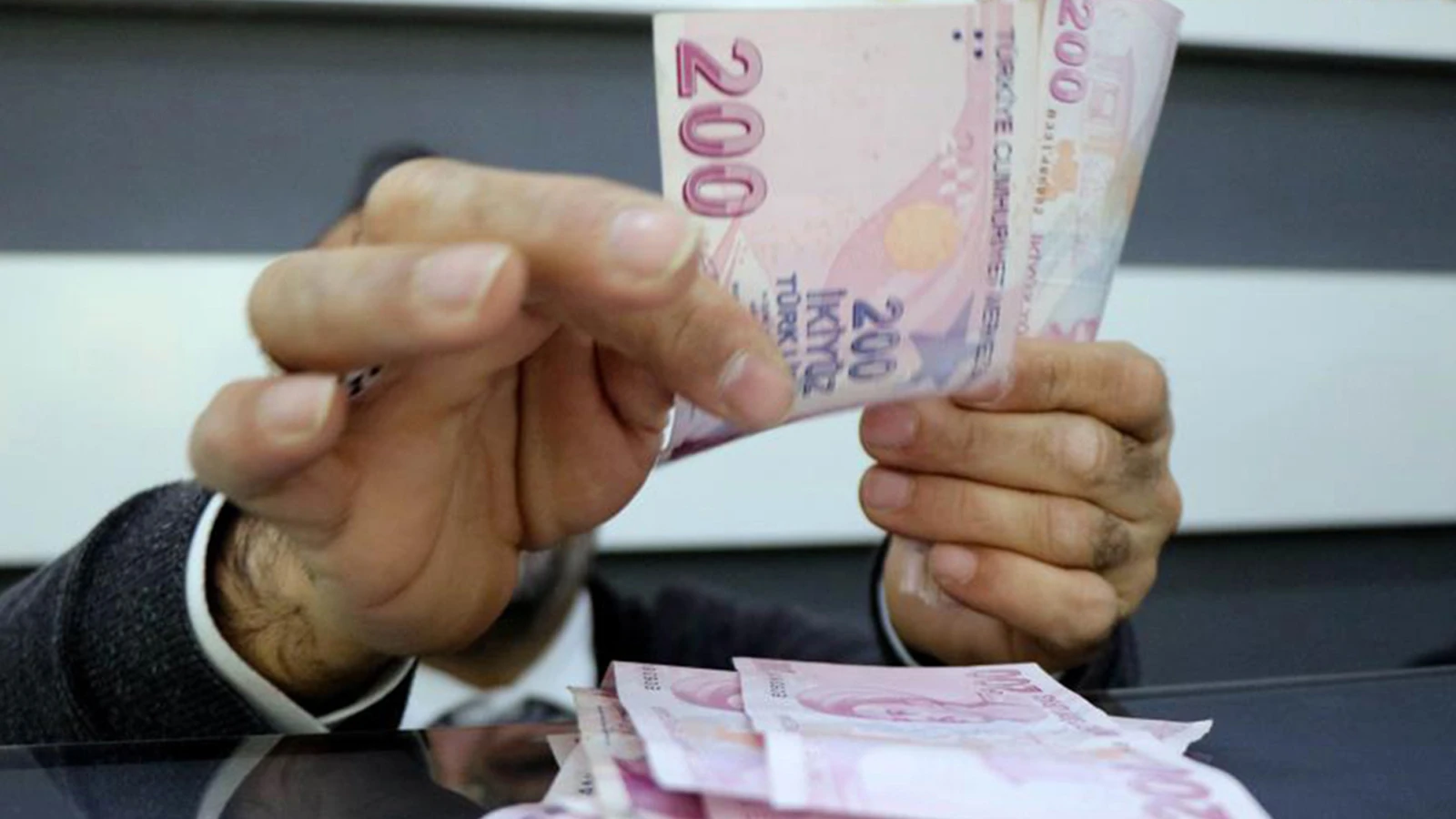 Bayram ikramiyesi ne zaman yatacak? Emeklilerin merakla beklediği o tarih...