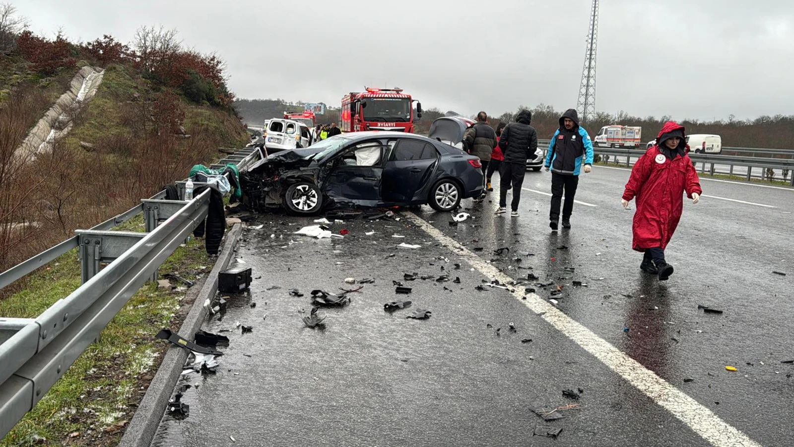 İstanbul-İzmir Otoyolu'nda zincirleme trafik kazası