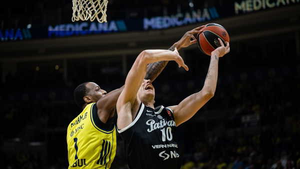 6 Haftada 5 Galibiyet Aldı: Fenerbahçe Tarfin Sahasında Partizan'ı Devirdi