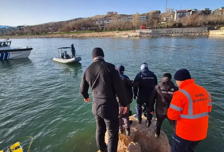 Van Gölü’nde kaybolan Boran Öner’in cansız bedeni bulundu