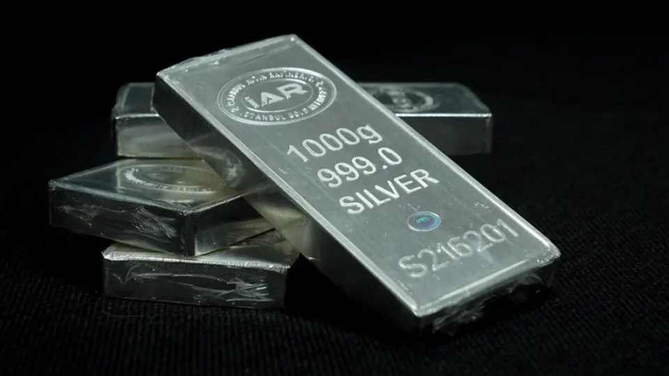 Gümüş ve platinde rekor kıran yükseliş sürdürüyor