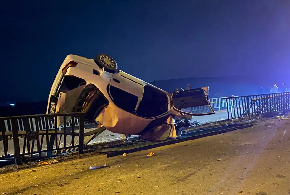 Köprüde feci kaza: 1 ölü, 3 yaralı