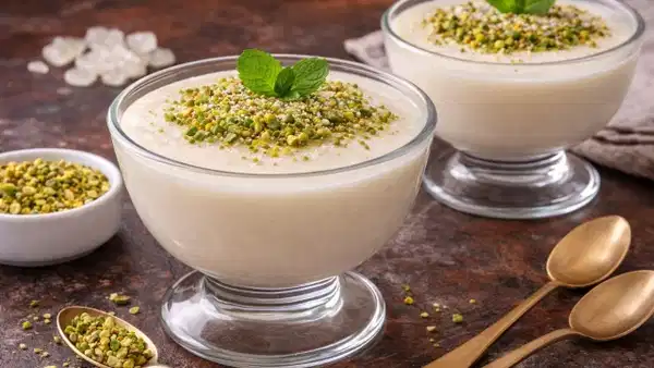 Mis Gibi Kokusuyla Damakları Şenlendiriyor: Sakızlı Muhallebi Tarifi
