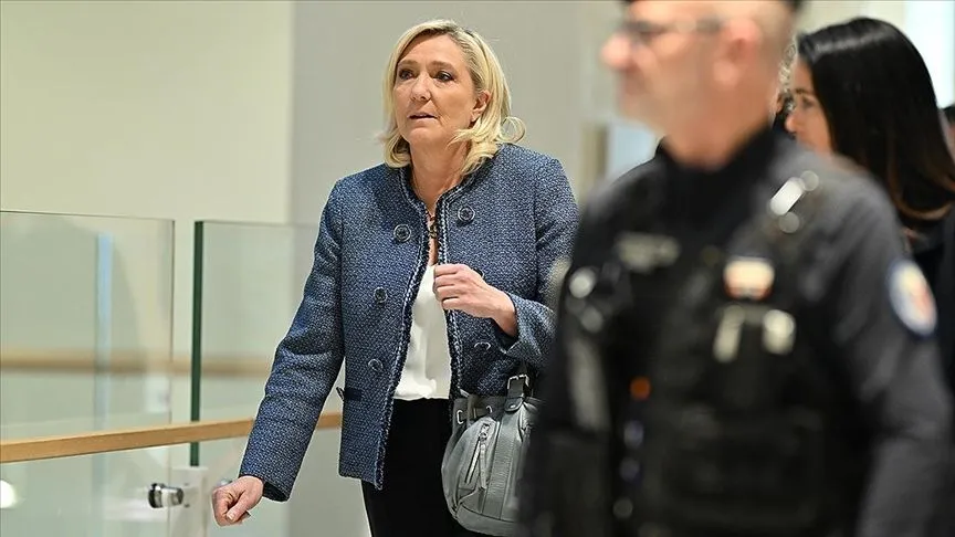 Fransa'da Ulusal Barolar Konseyi, Le Pen'i suçlu bulan yargıca yönelik saldırıları kınadı