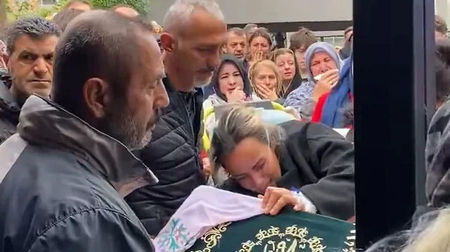 Maltepe'de Çöken Binada Küçük Gülce Hayatını Kaybetmişti: Acılı Anne Sedyede Kızının Tabutuna Sarıldı