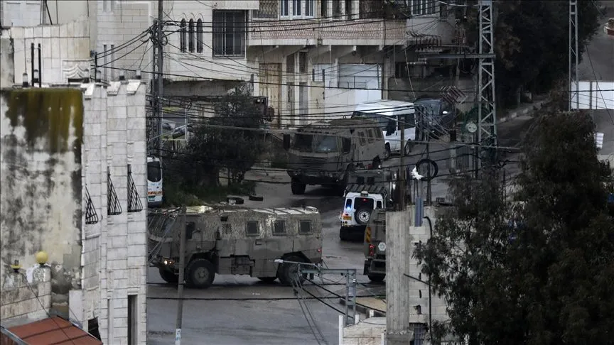 İsrail Batı Şeria'da cami ve evlere baskınlar düzenledi: 1 yaralı 9 gözaltı