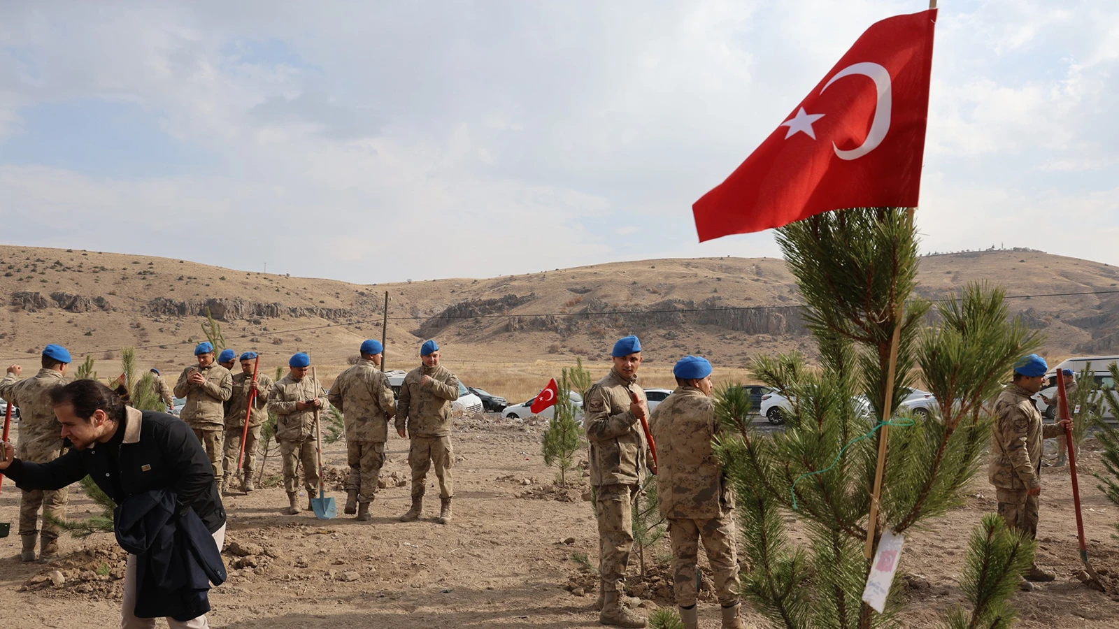 Nevşehir'de geleceğe nefes: 18 bin 500 fidan toprakla buluşturuldu
