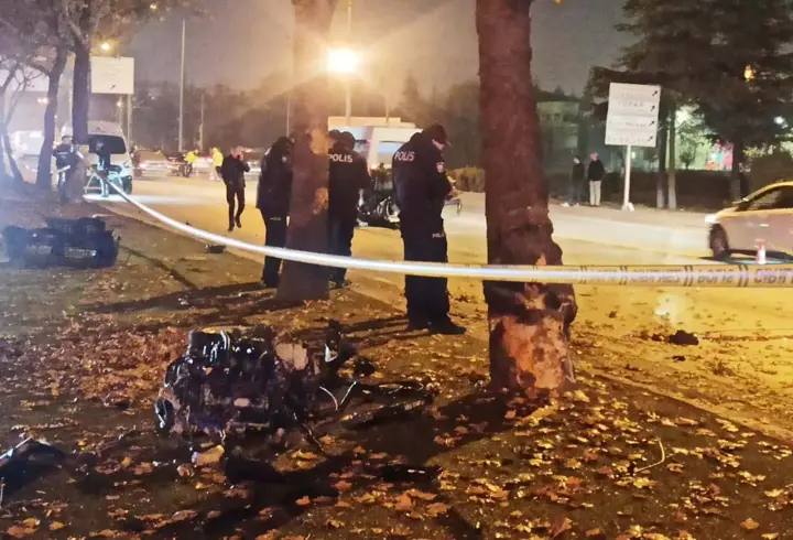 Otomobil, ağaca çarpıp takla attı; Hatice öldü, alkollü sürücü yaralı