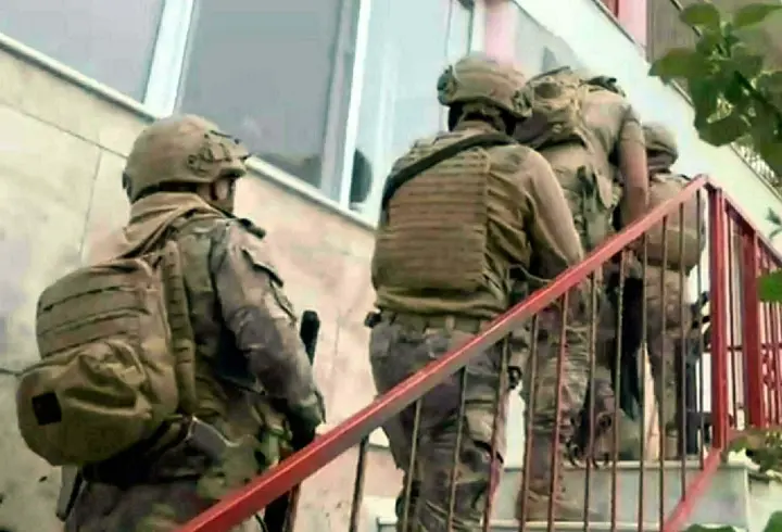 İzmir merkezli FETÖ operasyonu: 6 ilde 40 gözaltı