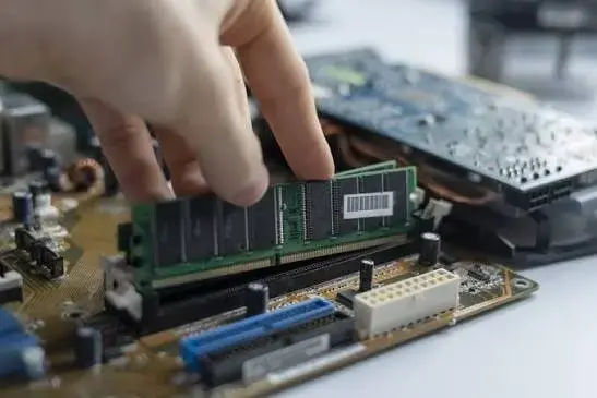 RAM Satın Almadan Önce Mutlaka Bakın! Laptop Kapağını Açmadan Önce Bilmeniz Gereken Lehimli RAM Tuzağı
