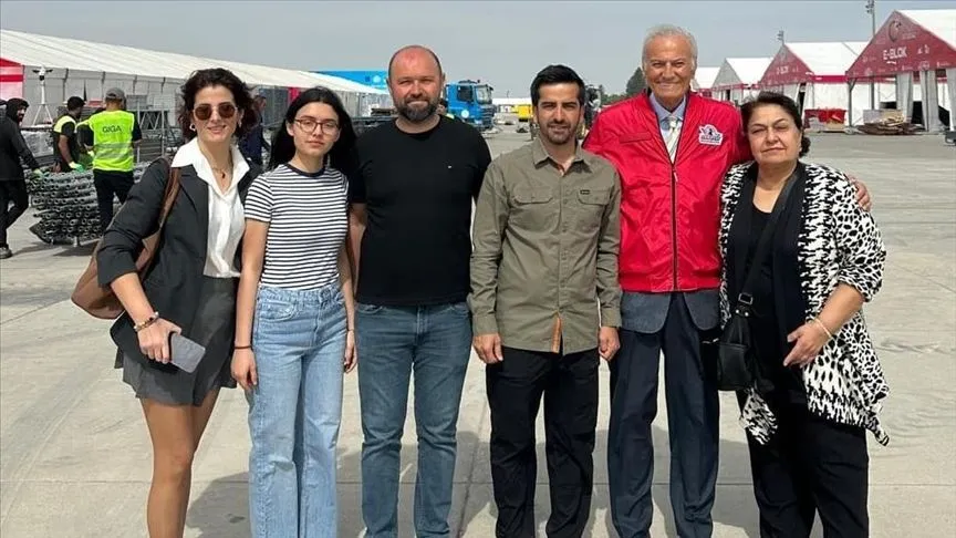 Sanatçı Ediz Hun, KKTC'deki TEKNOFEST alanını ziyaret etti