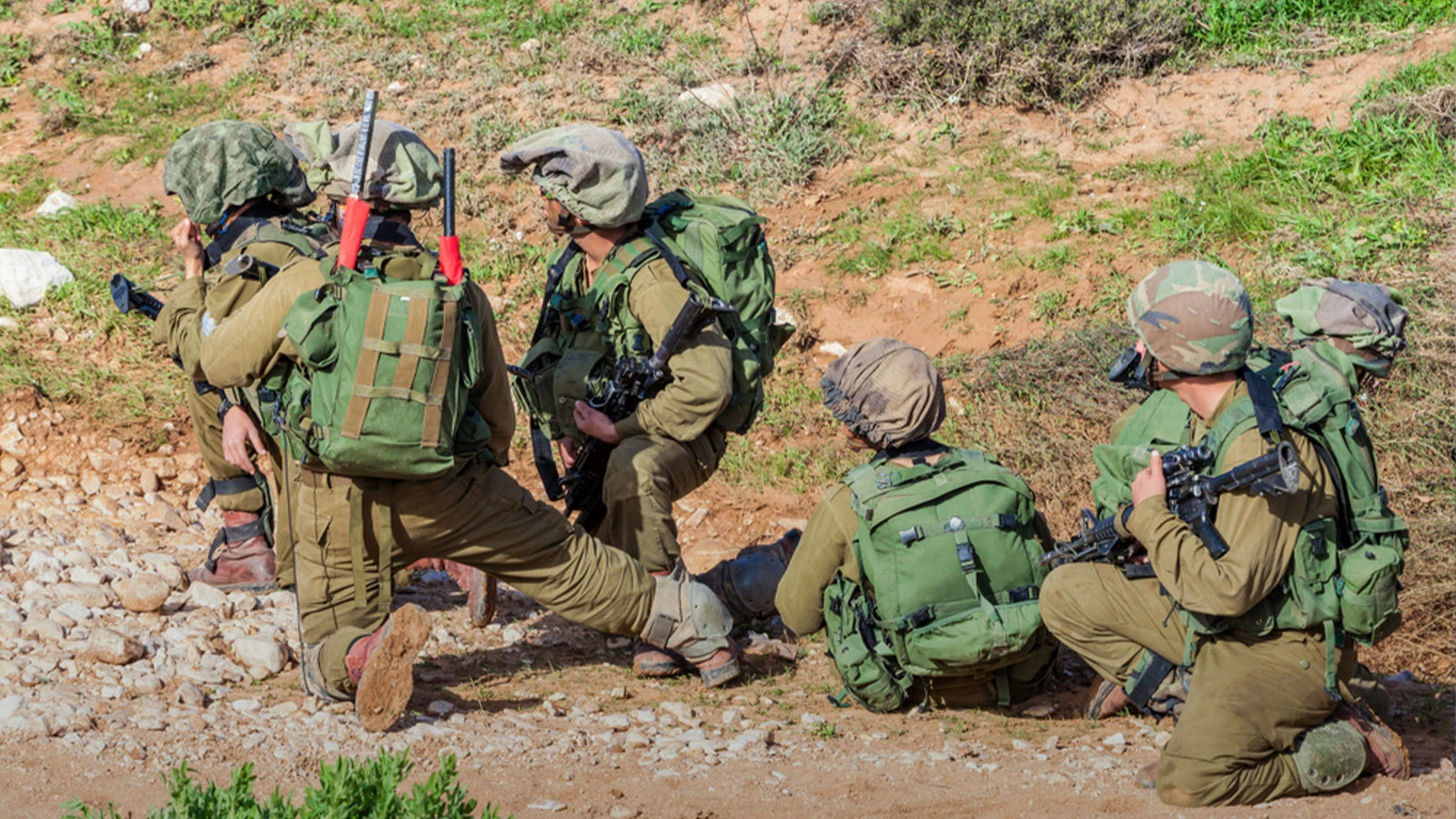 Mossad İran'a böyle sızdı! Kamyon ve bavulla silah taşıdılar