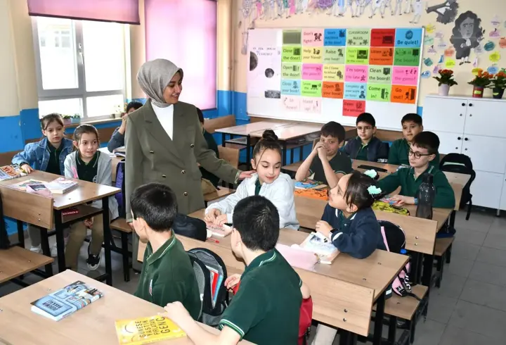 Gümüşhacıköy Kaymakamı Güneş öğrencilerle bir araya geldi