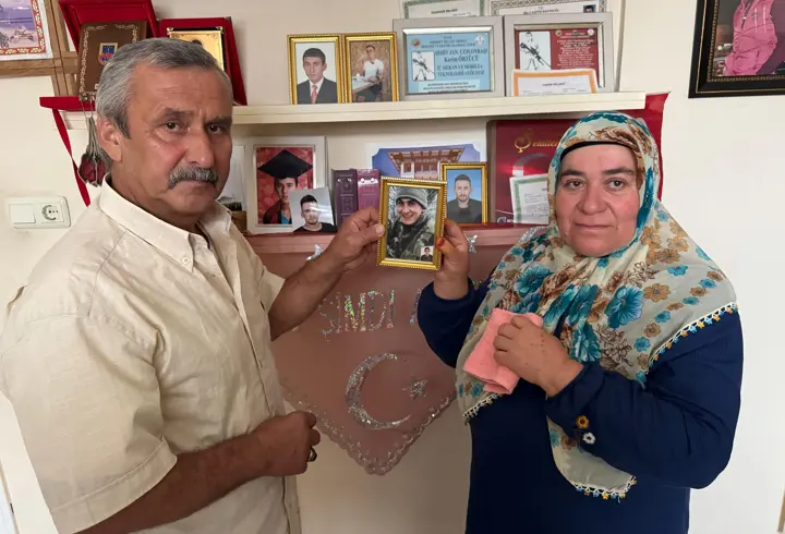 Şehit evlatlarının hatırasını 'anı odası'nda yaşatıyorlar