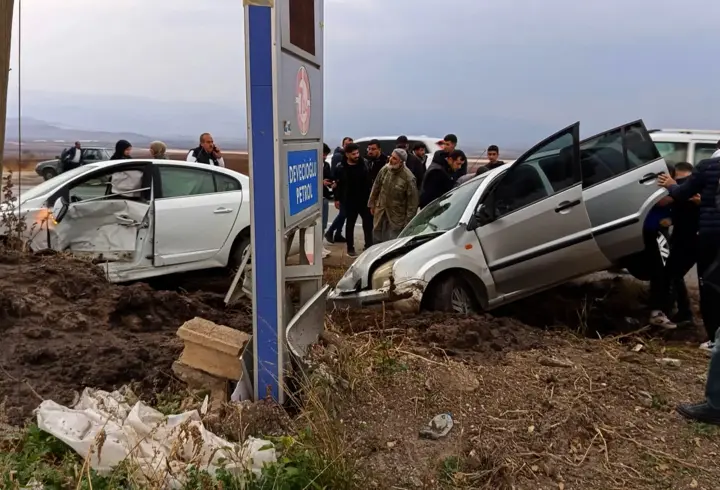 Gaziantep’te iki ayrı kazada 5 kişi yaralandı