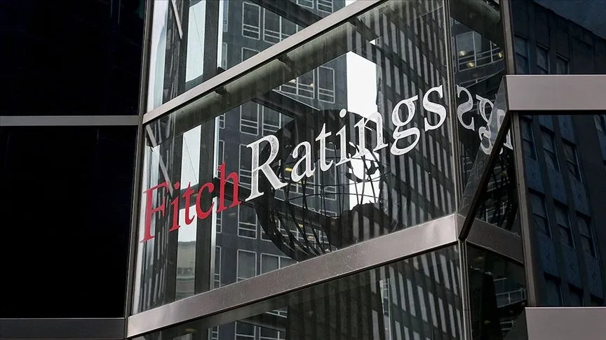 Fitch, tırmanan ticaret savaşı gerilimi nedeniyle küresel büyüme tahminini düşürdü