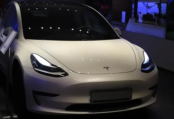 Tesla’nın AB satışları 13. ayda da geriledi: Pazar payı yüzde 0,9’a düştü