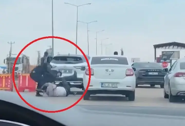 Diyarbakır’da trafikte yol verme kavgası kamerada
