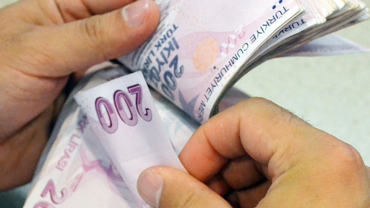 İhtiyaç kredisinde faiz oranları değişti! 150 Bin TL'nin geri ödemesi ne kadar oldu? İşte banka banka güncel tablo...