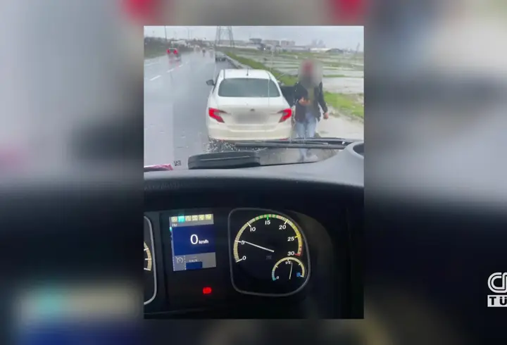 Gaspçıları fotoğraf karesi ele verdi… ‘Polisiz’ deyip kumaş kamyonunu kaçırdılar!