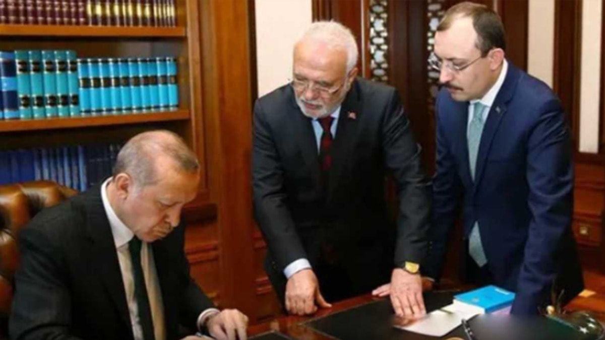 AKP'li Muş Erdoğan'a yakın 3 ismi eleştirdi