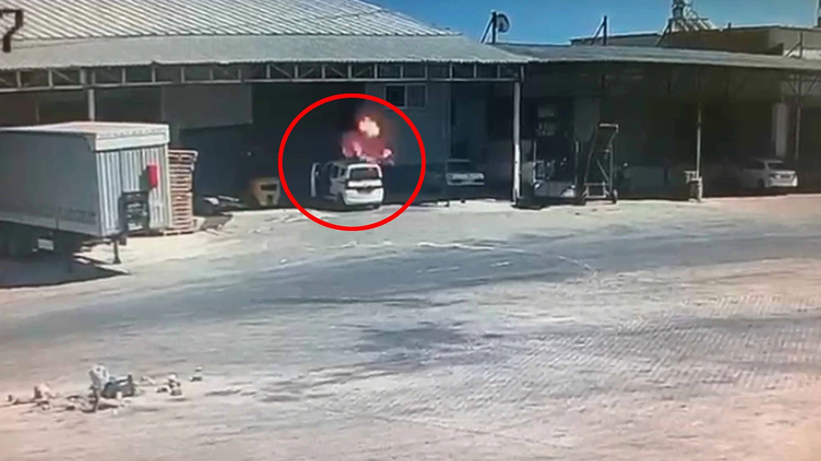 Antalya'daki toptancı halinde patlama: Ölü ve yaralılar var