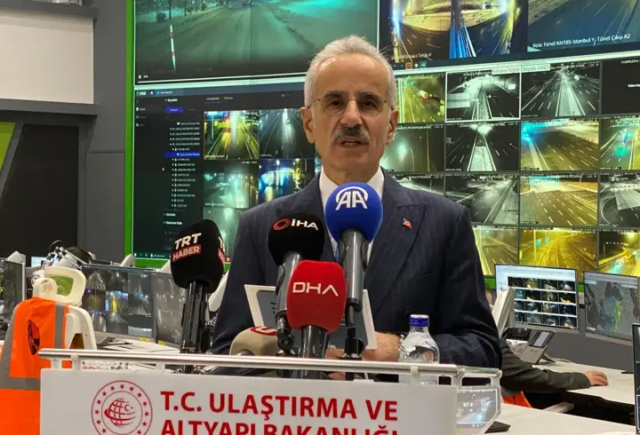 Bakan Uraloğlu: Ekiplerimiz, 13 bin 657 personel ile kar ve buzla mücadele çalışmalarını sürdürüyor