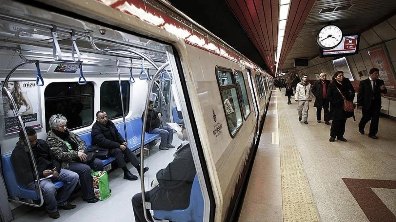 Metro İstanbul’dan yılbaşı düzenlemesi: Seferler gece boyunca sürecek