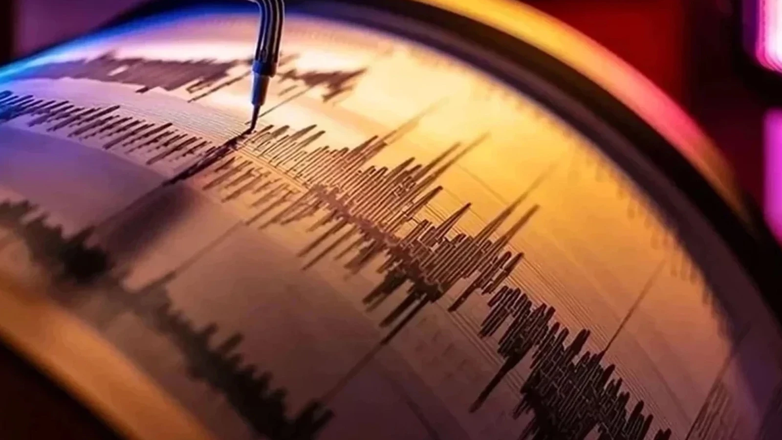 Filipinler'de 12 saat içinde 2. büyük deprem!