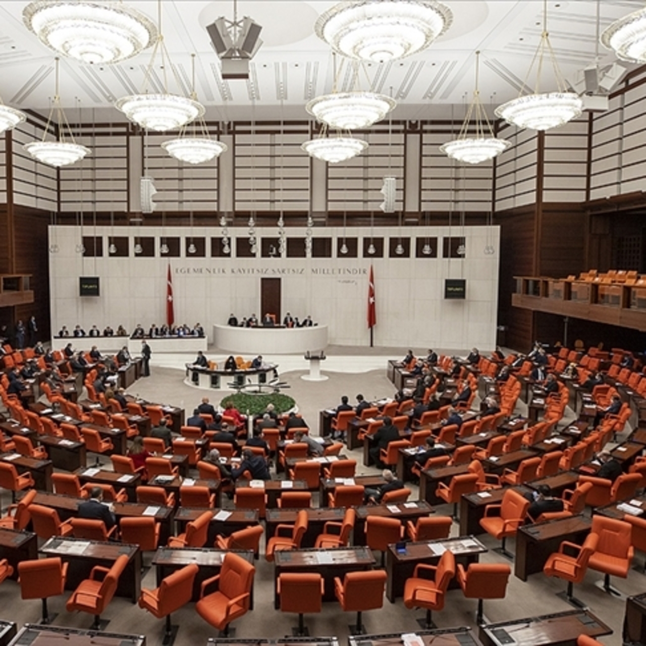 AK Parti'den 21 Mart'ın resmi tatil olması için kanun teklifi