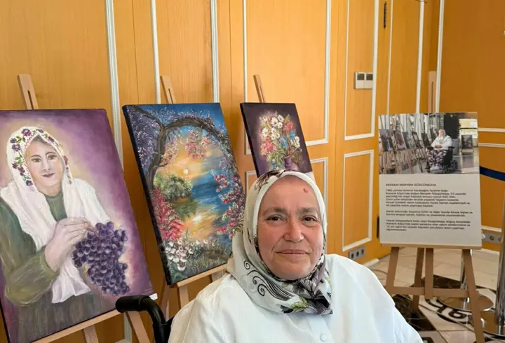 İzmir'de engelli bireylerin açtığı sergide azim ve sanat buluştu