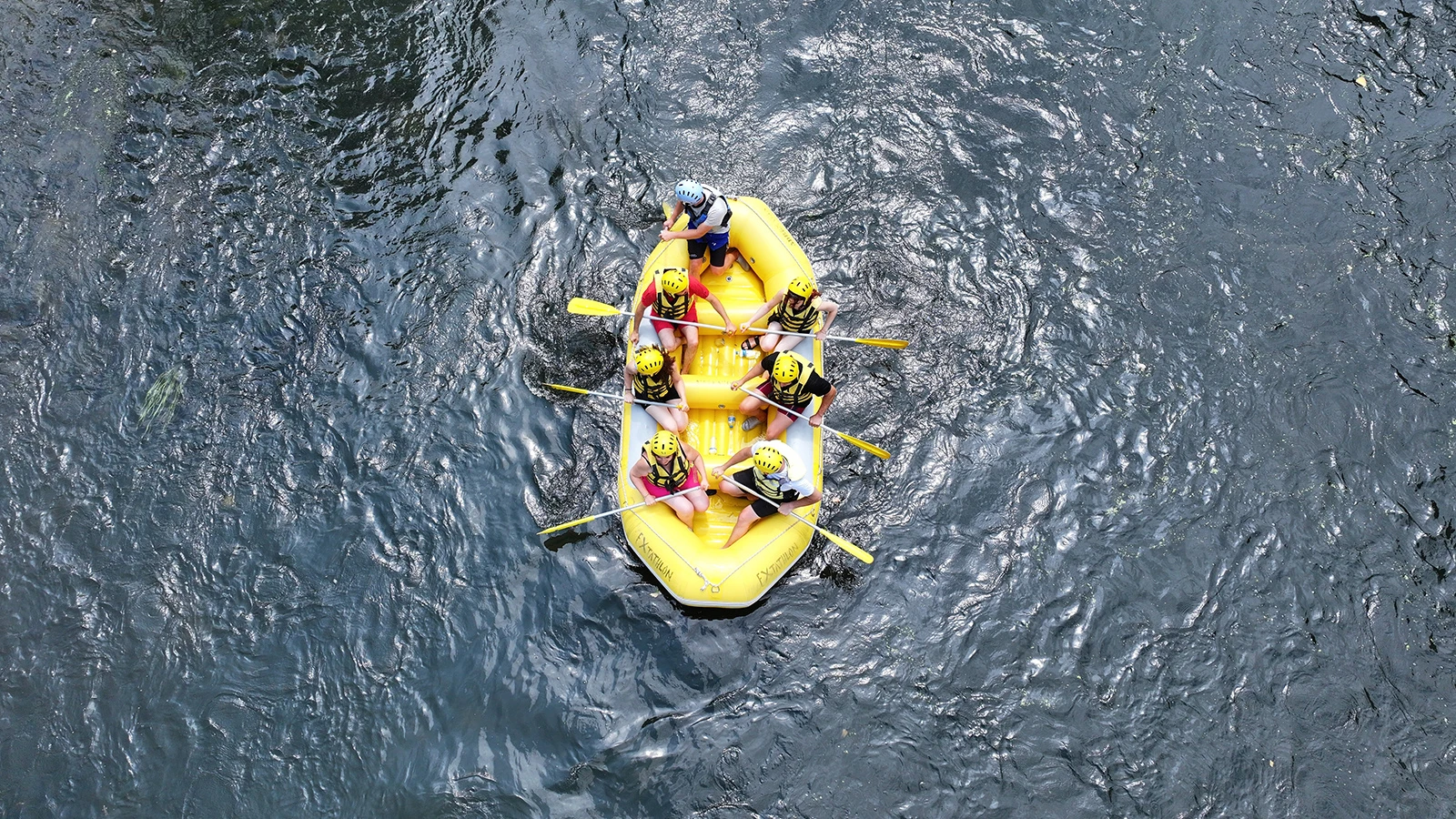 Adrenalin tutkunları Melen Çayı'nda rafting heyecanı yaşadı