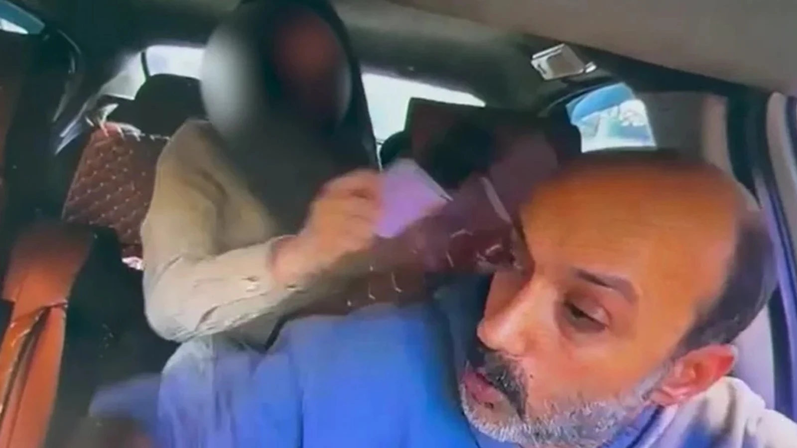 Kadın yolcu 'Yolu uzattın' dedi, taksiciyi hastanelik etti
