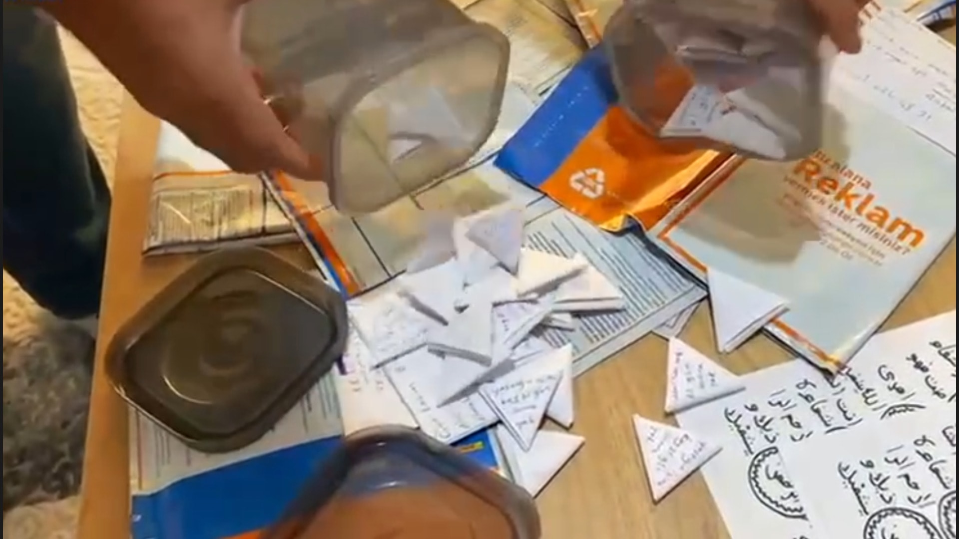Büyücüler resmen vurgun yapmış! Evden çıkanlar kan dondurdu: Ceylan derisi, at nalı...