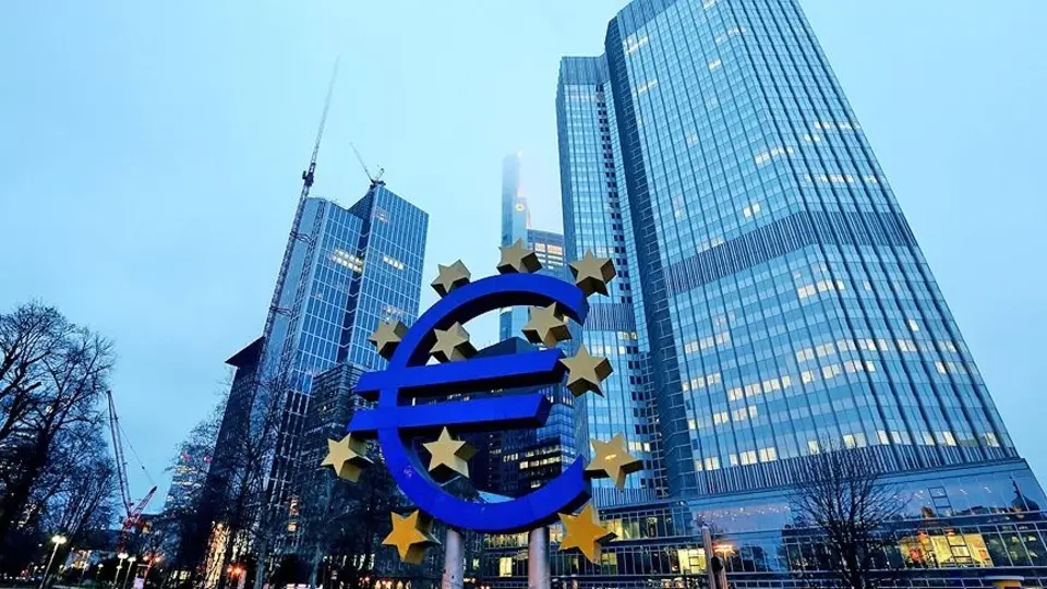 Euro Bölgesi ticaret fazlası Haziran'da geriledi