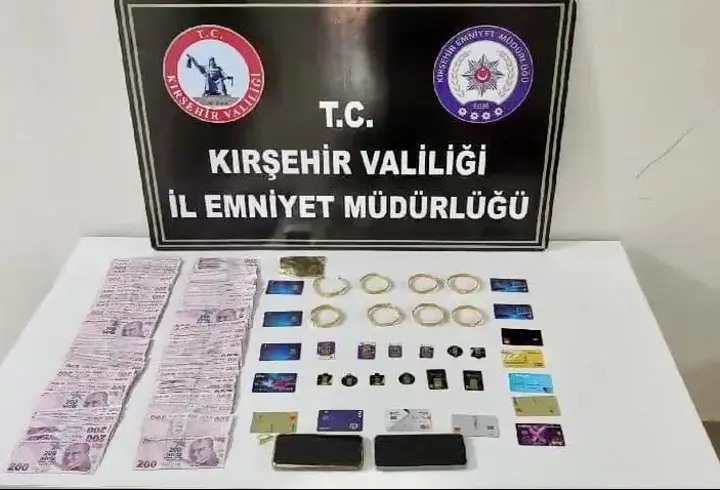 Kırşehir'de kuyumculara sahte altın satan 3 şüpheli tutuklandı