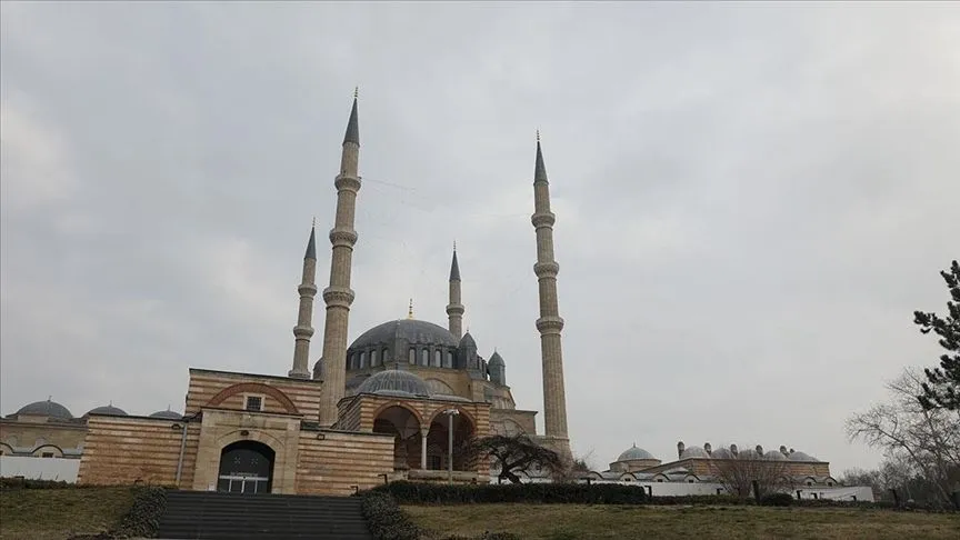 Eski payitaht Edirne'ye sultanların yaptırdığı camiler değer katıyor