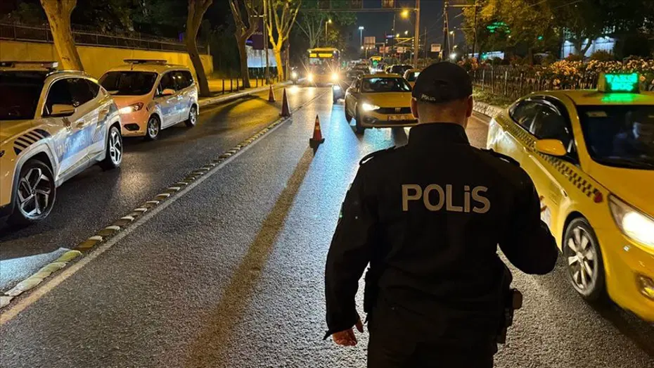 İstanbul polisinden kent genelinde "huzur uygulaması"