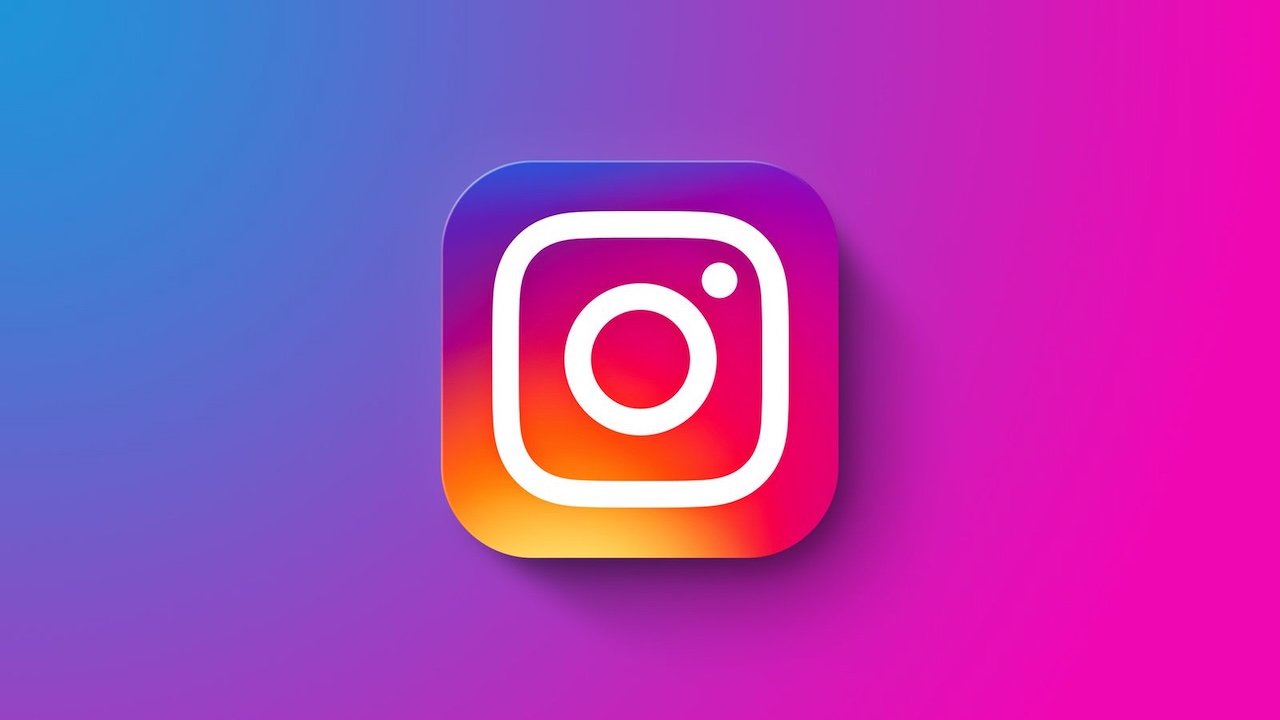 Instagram paylaşımlara gizlice otomatik başlık ekliyor