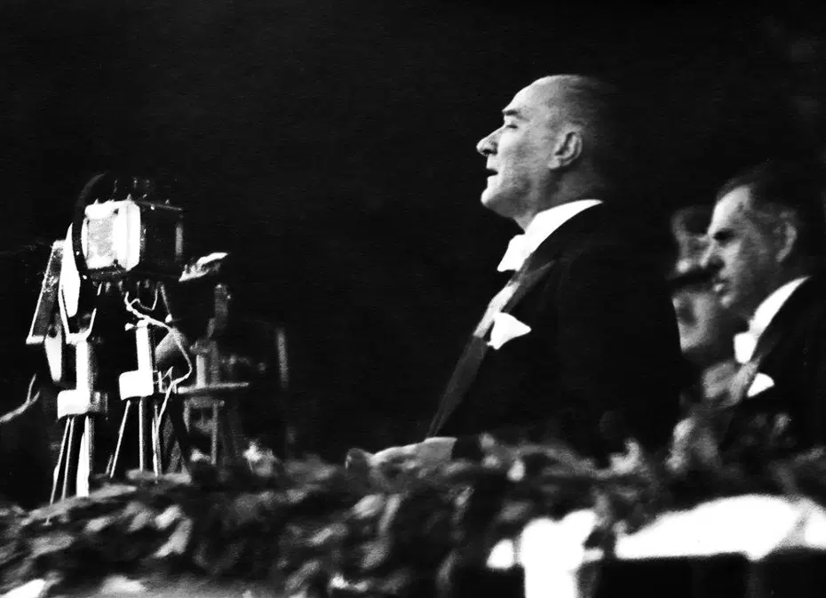 Atatürk'e hakaret paylaşımı yapan 20 hesaba erişim engeli