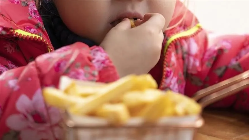 Araştırmaya göre, yiyecekleri az çiğneyen çocuklar, obeziteye daha yatkın