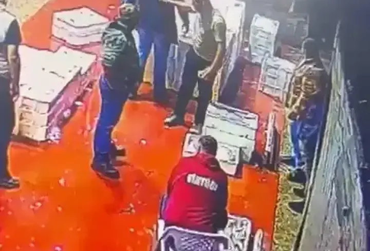 Soluk borusuna meyve takıldı, Heimlich manevrasıyla kurtarıldı