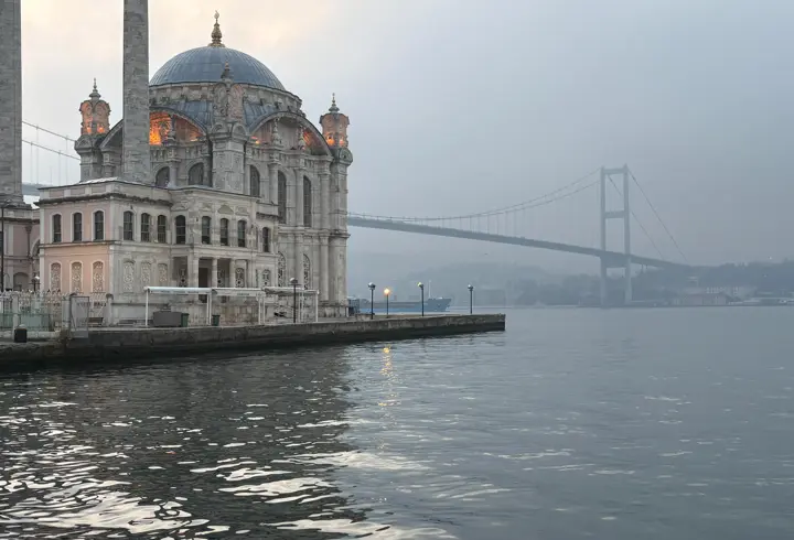 İstanbul- İstanbul Boğazı’nda sis etkili oluyor